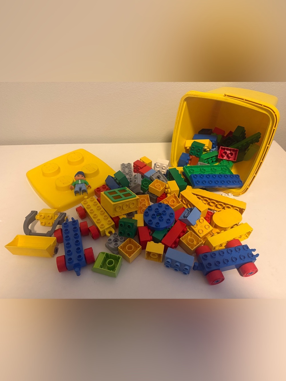 85 Piece Duplo Lego Building Block Set with Storage Bucket.